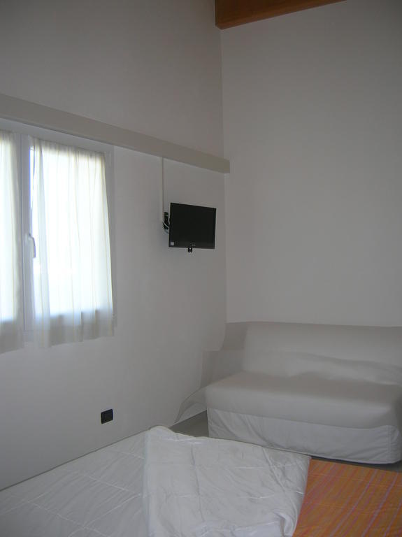 B&B S'Ena Suni Стая снимка